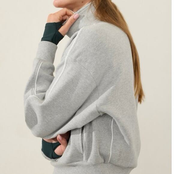 NWT Athleta Forever Fleece 1/2 Zip High Hip Crop Piping Sweatshirt Grey Medium - Picture 3 of 12